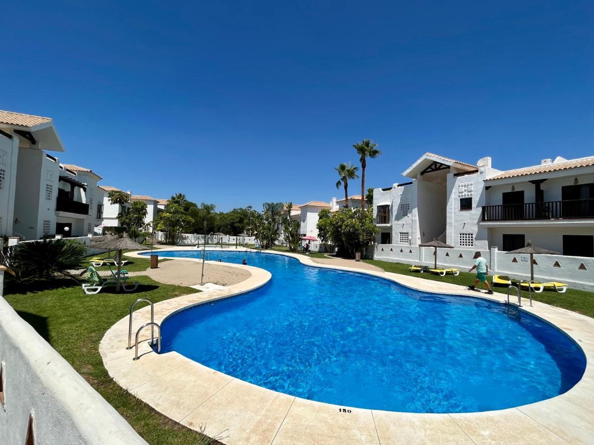 Quiet & Spacious Apt @ Golf Course W/ Roof Terrace San Roque  Exterior foto